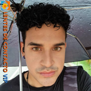 Lentes de contacto de color marron