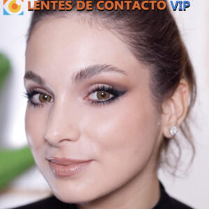 lentes de contacto de color miel