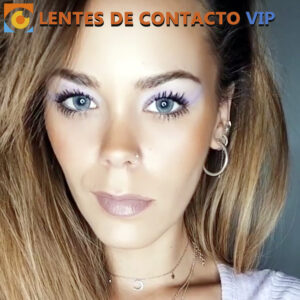 lentes de contacto de color celeste