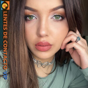 lentes de contacto de color verde